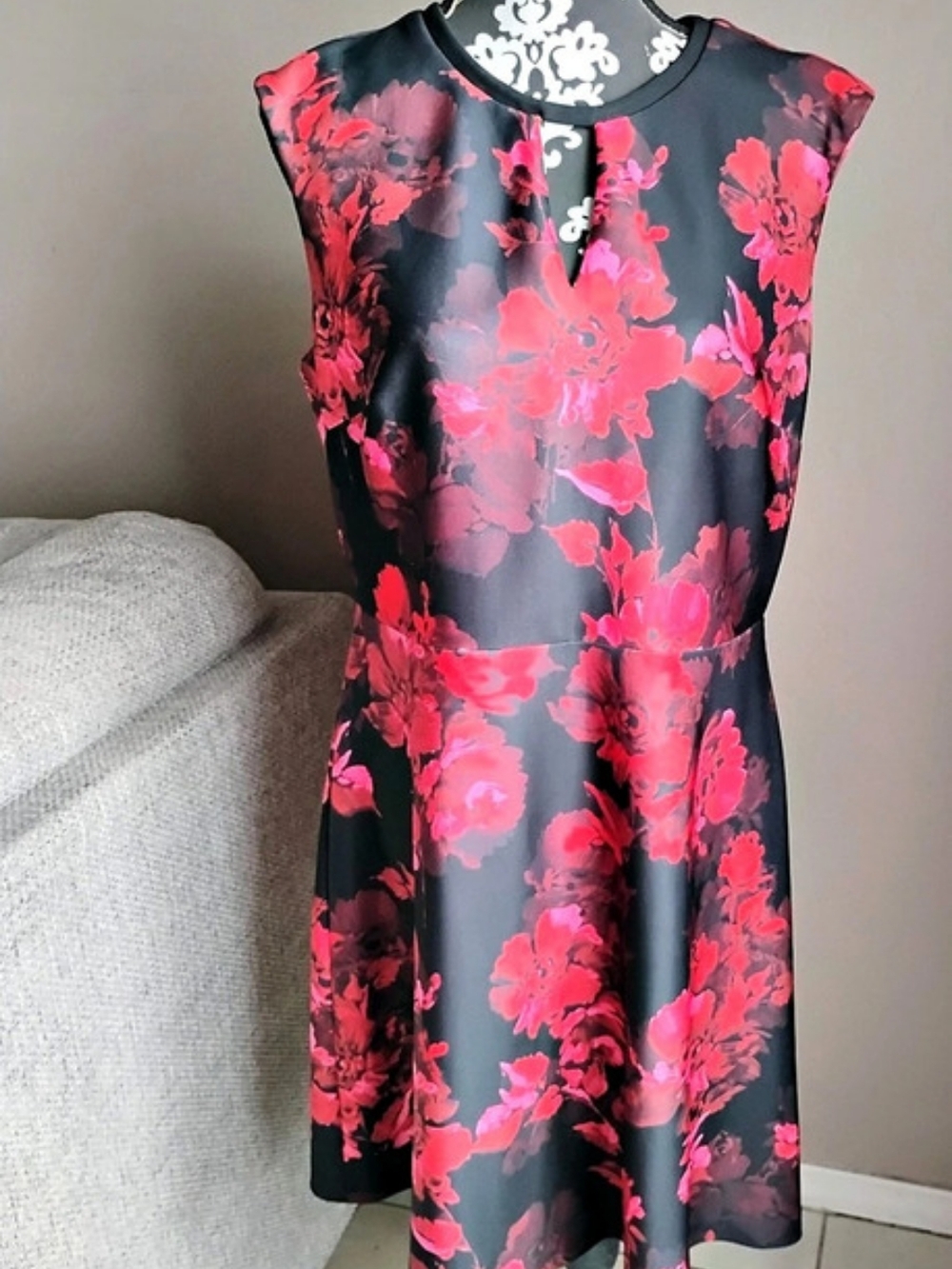 Tommy Hilfiger Floral Mini Dress in Black & Red Size L